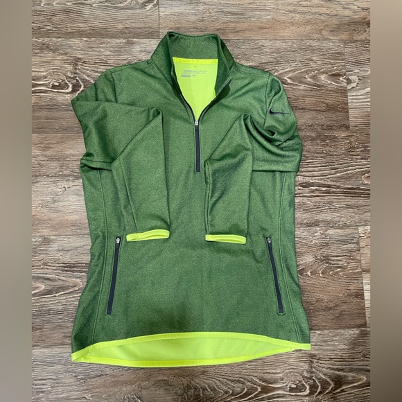 Nike Sweaters - NWOT Nike Golf Fleece Lined Half Zip Pullover Women’s Large- St. Patty’s